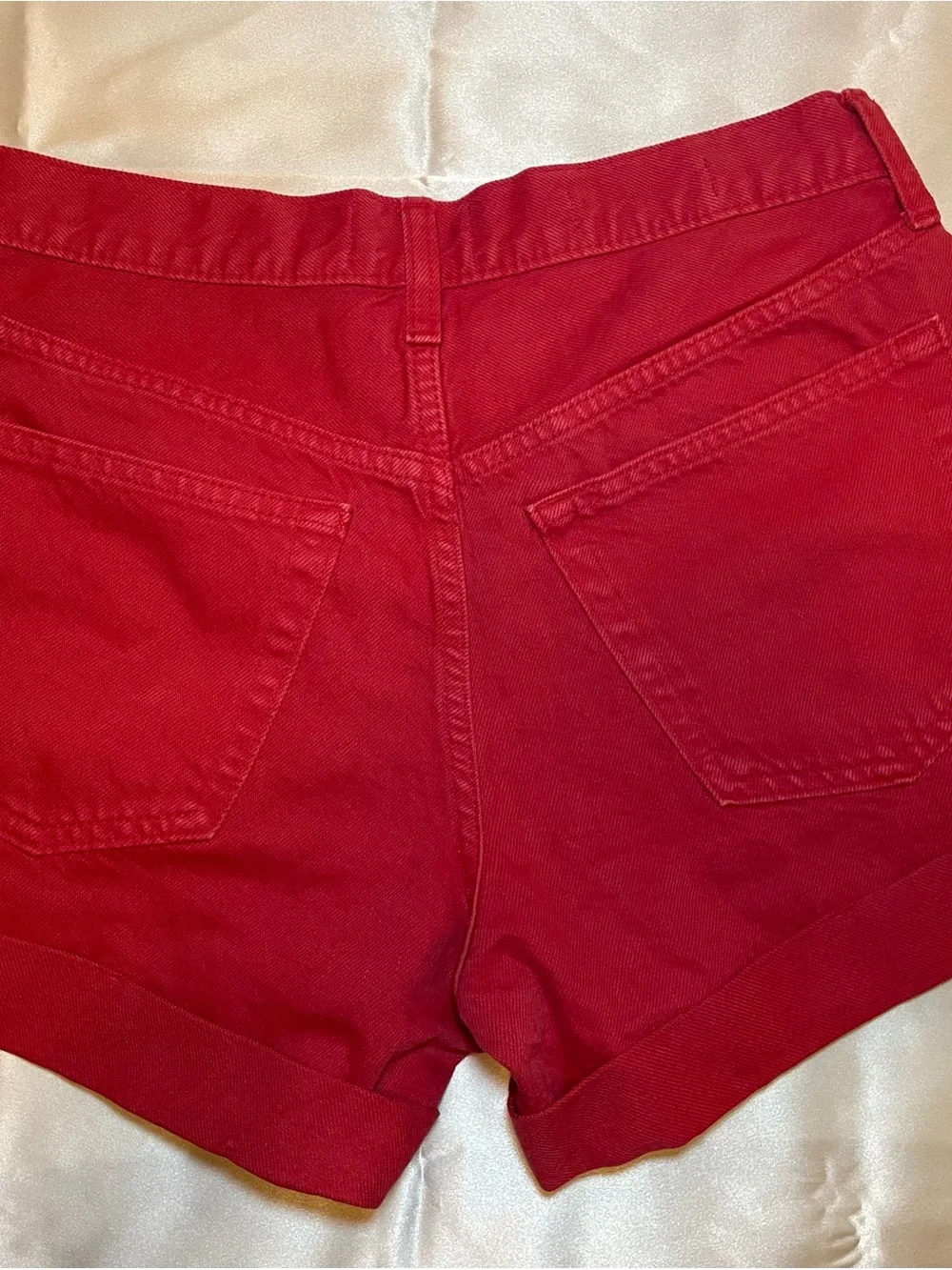 NWT Universal Thread Women’s 90s Baggy Denim Shorts Mid Rise Cuffed Red Size 4